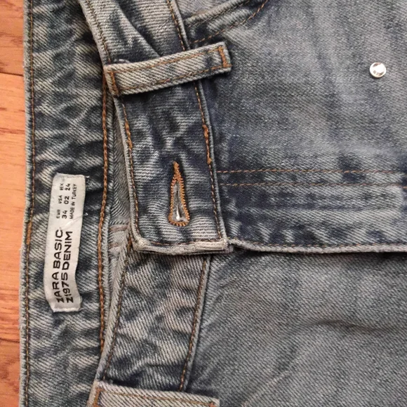 Zara Light Blue Skinny Jeans with Silver Diamonds Studs - Picture 4 of 4